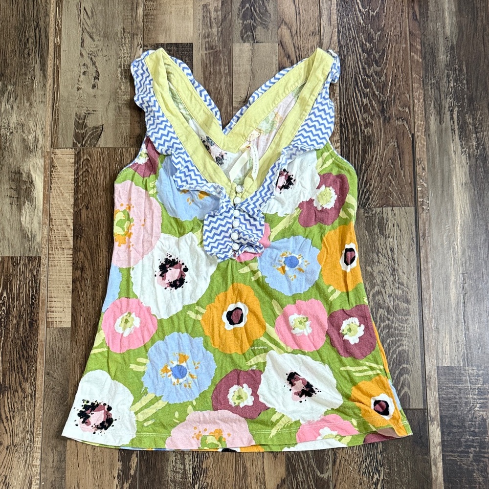 Floral‎ V-Neck Tank Top in Green & Pastel Floral